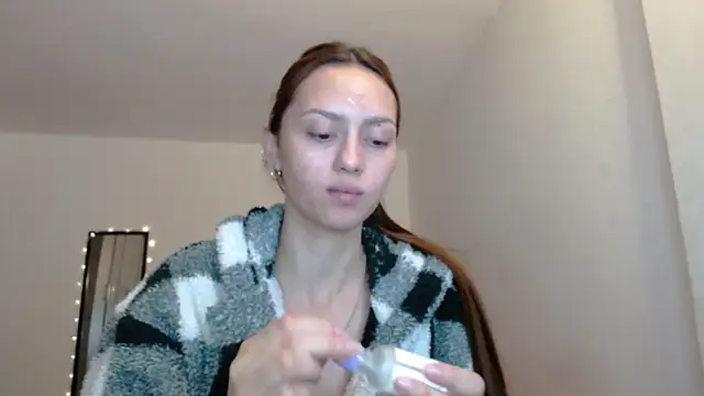 holy juli online show from April 2026 02:51:01 AM