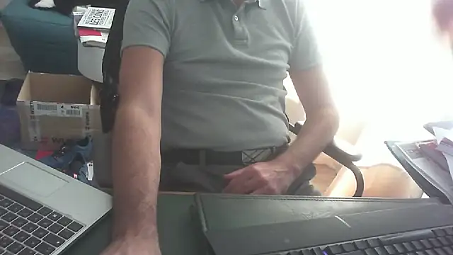 shyfrenchcock1 online show from October 2025 08:12:01 AM