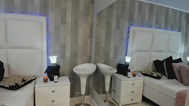 Snapshot of HazelMoret chatting on February 2025 12:21:02 PM HazelMoret online show from February 2025 12:21:02 PM