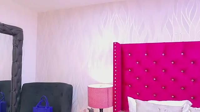 Snapshot of HazelMoret chatting on October 2025 11:38:02 AM HazelMoret online show from October 2025 11:38:02 AM