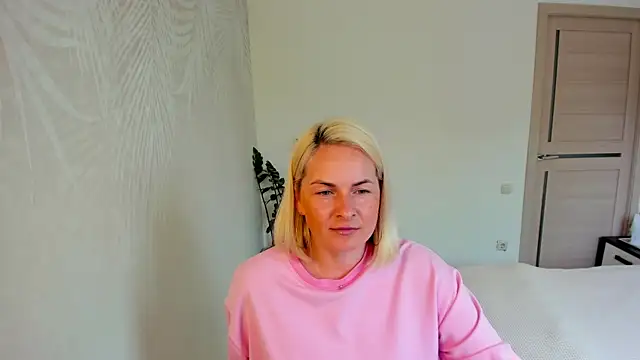 Snapshot of Alicee_Gracee chatting on June 2026 09:35:02 AM Alicee Gracee online show from June 2026 09:35:02 AM