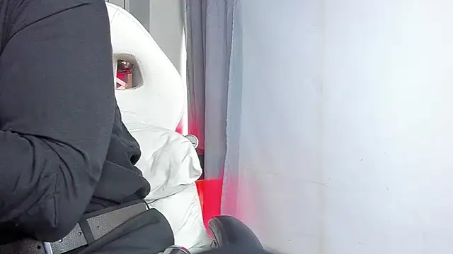 Lucii fer  online show from March 2026 12:11:01 PM