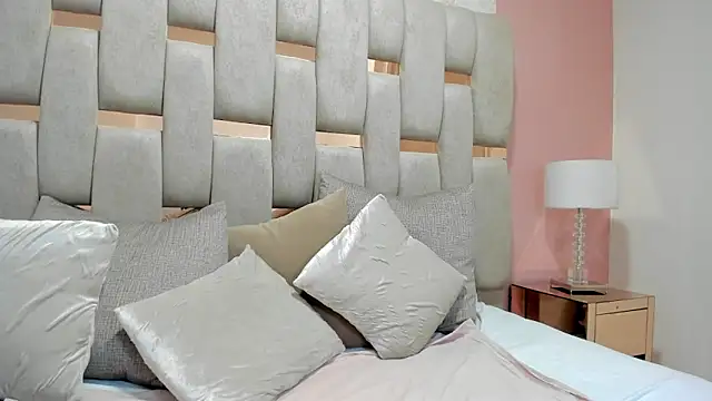 nicole fisherr online show from March 2026 04:51:01 AM