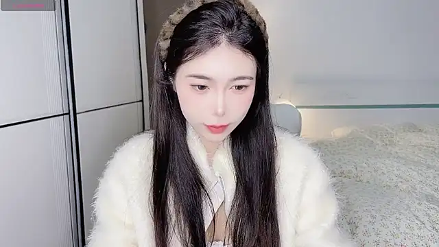 Snapshot of White-Star chatting on January 2025 06:05:01 PM White-Star online show from January 2025 06:05:01 PM