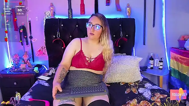 katieeandsharonn online show from July 2026 12:40:02 PM