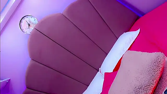 SexyValeriaa online show from March 2025 04:51:01 AM