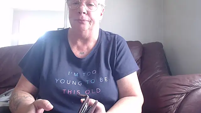 canadiancougar1965 online show from October 2025 01:23:02 PM