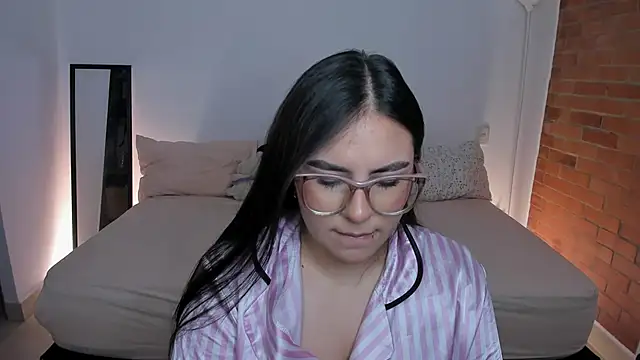 charlotte blass online show from January 2025 02:07:02 AM