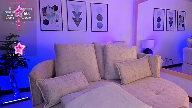 Snapshot of CattleyaScaly chatting on December 2024 07:54:02 PM CattleyaScaly online show from December 2024 07:54:02 PM