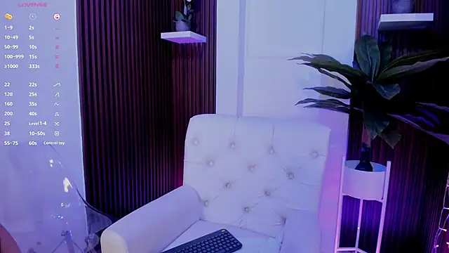 Snapshot of CattleyaScaly chatting on December 2024 07:19:02 PM CattleyaScaly online show from December 2024 07:19:02 PM