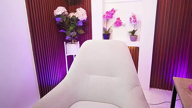 Snapshot of CattleyaScaly chatting on September 2025 07:49:01 PM CattleyaScaly online show from September 2025 07:49:01 PM