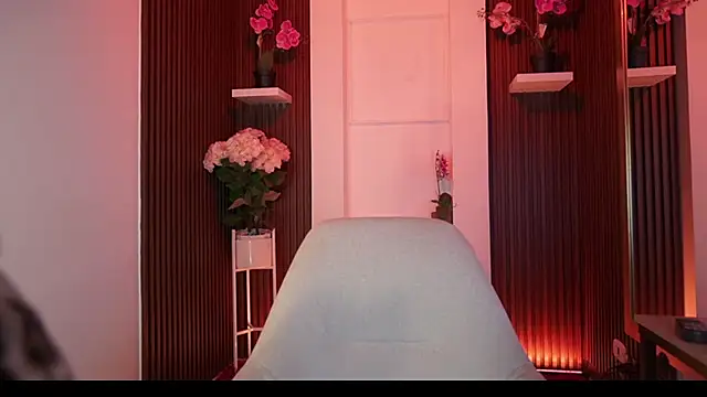 Snapshot of CattleyaScaly chatting on October 2025 07:14:02 PM CattleyaScaly online show from October 2025 07:14:02 PM