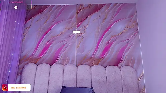 mia stanfort online show from February 2026 07:21:02 PM