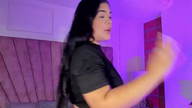 Snapshot of EmmaBecket2 chatting on February 2026 09:32:01 PM EmmaBecket2 online show from February 2026 09:32:01 PM