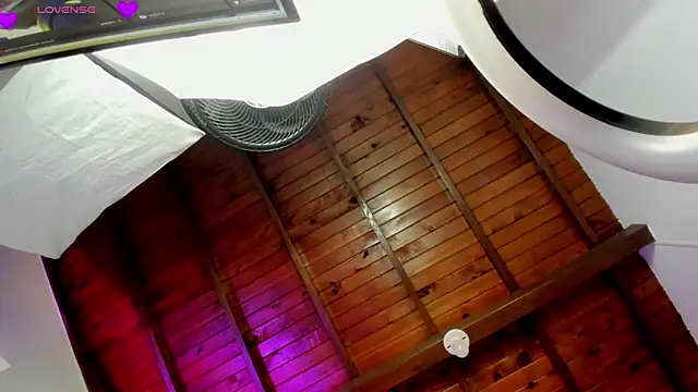 Snapshot of EmmaBecket2 chatting on March 2026 12:33:02 PM EmmaBecket2 online show from March 2026 12:33:02 PM