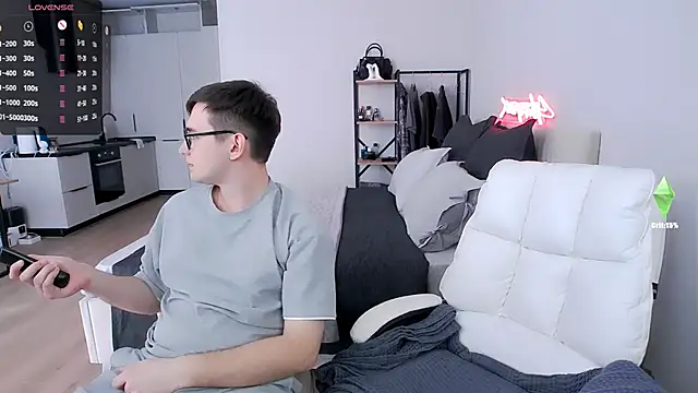 Tanya M online show from April 2026 01:44:01 PM