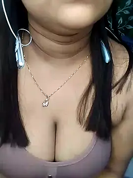 Hottyalia online show from February 2025 06:44:02 PM