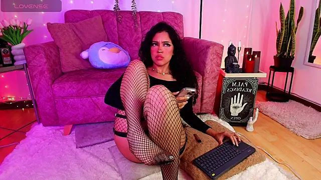 Sara Jhonson online show from May 2026 11:34:04 PM