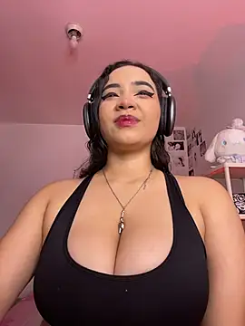 MadelineBenet online show from July 2026 04:40:02 AM