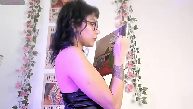Snapshot of Luna-Chann chatting on July 2026 08:11:01 PM Luna-Chann online show from July 2026 08:11:01 PM