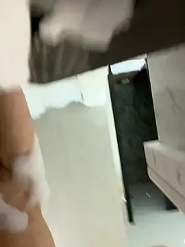 iyy2004 online show from March 2025 04:35:01 PM