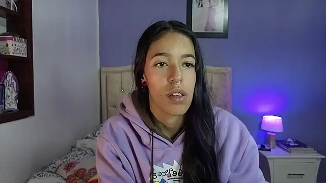 Snapshot of stephania_t chatting on April 2026 04:09:01 PM stephania t online show from April 2026 04:09:01 PM