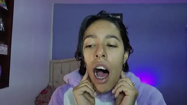 Snapshot of stephania_t chatting on May 2026 04:26:01 PM stephania t online show from May 2026 04:26:01 PM