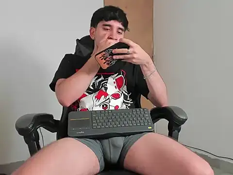 leo030809 online show from April 2026 08:26:01 PM