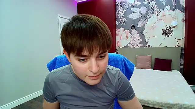 EmiliaYours online show from March 2026 03:23:02 PM