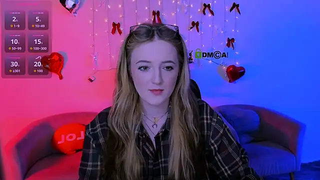 luna berryy online show from April 2026 07:18:02 PM