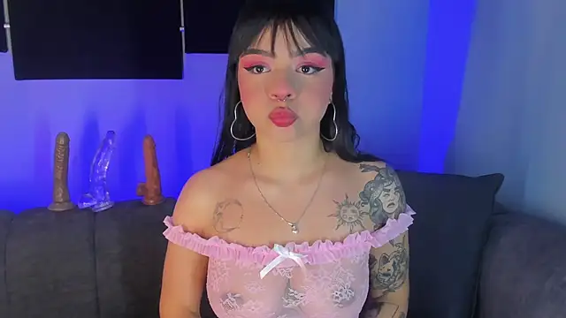 maddy walker online show from December 2024 08:18:01 PM