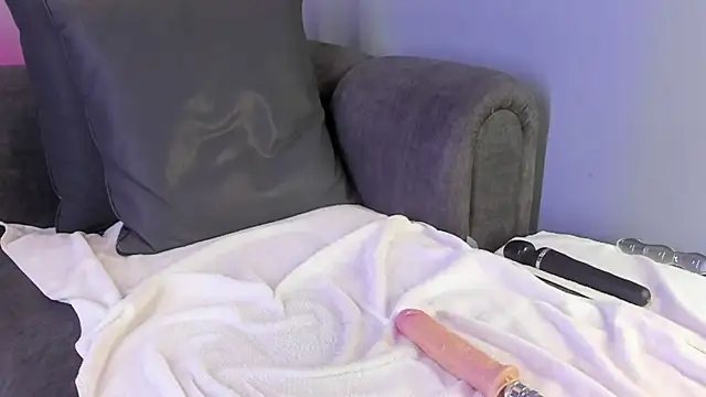 maddy walker online show from December 2024 03:55:02 AM