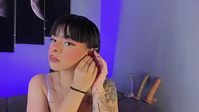 maddy walker online show from January 2025 09:16:01 PM