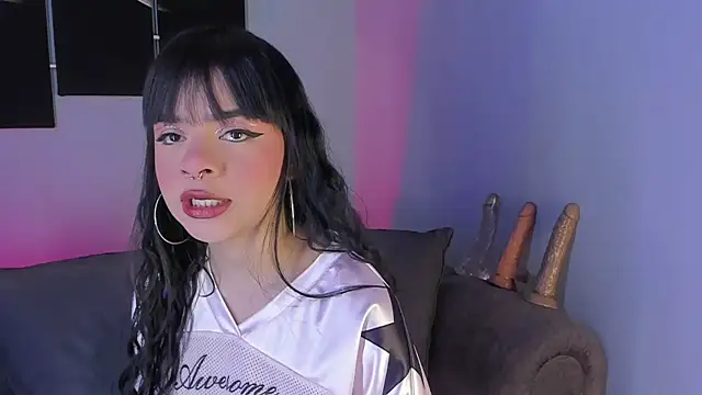 maddy walker online show from January 2025 08:37:02 PM