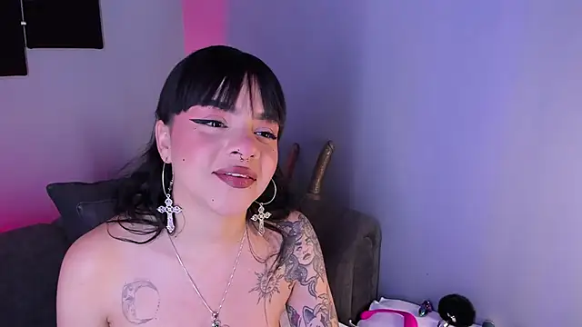 maddy walker online show from January 2025 02:37:02 AM