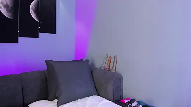 maddy walker online show from February 2025 07:54:01 PM