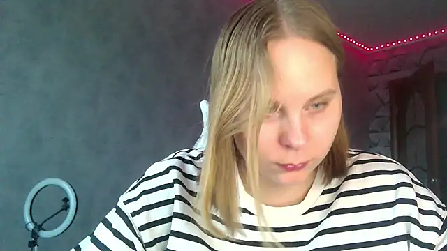 Thalia  Star online show from February 2025 02:55:02 PM