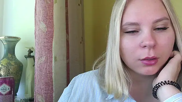 Thalia  Star online show from September 2025 06:25:02 AM