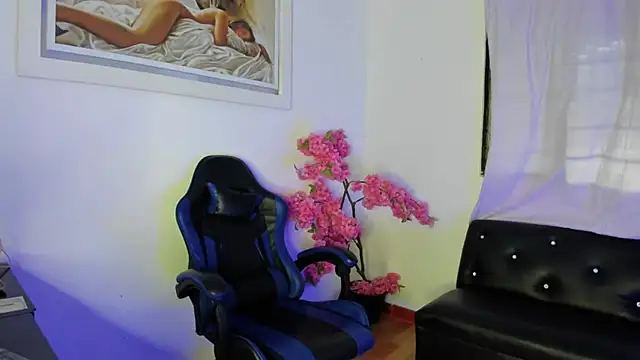 Caro kitty- online show from September 2025 11:43:02 AM