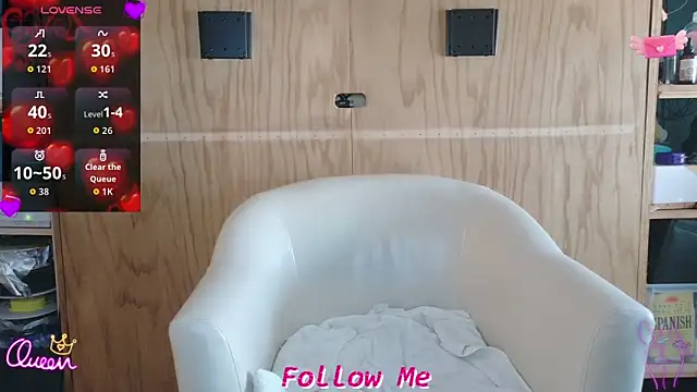 QueenYsuRey online show from April 2026 05:52:02 PM