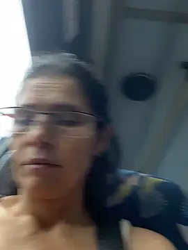 Snapshot of MireyaTorresGu chatting on June 2026 01:43:01 PM MireyaTorresGu online show from June 2026 01:43:01 PM
