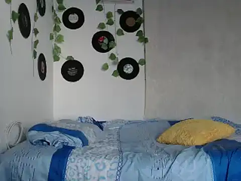 Hannafoster online show from December 2024 01:35:02 PM