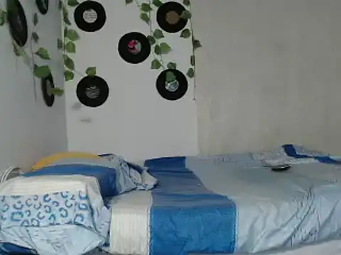 Hannafoster online show from December 2024 10:19:01 PM