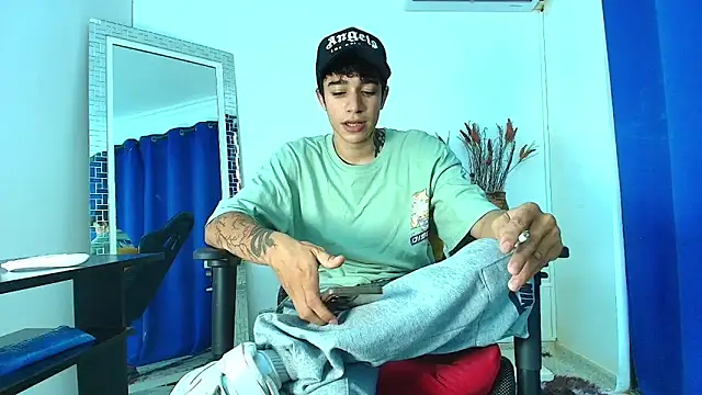 Zacktk7 online show from February 2025 07:54:02 PM