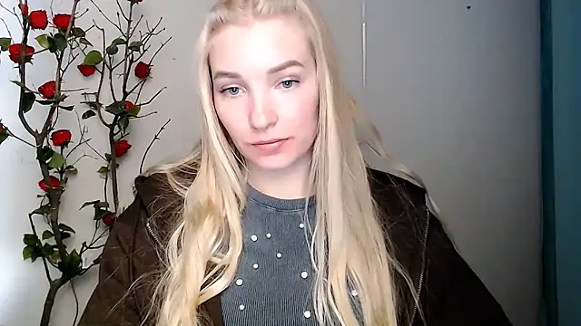 Queen ofLove online show from April 2026 02:06:01 PM