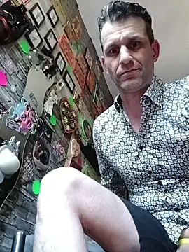 Gilgamesch1704 online show from June 2026 05:33:02 PM