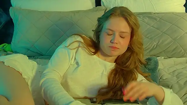 SelinSwarovski online show from March 2026 04:29:01 AM