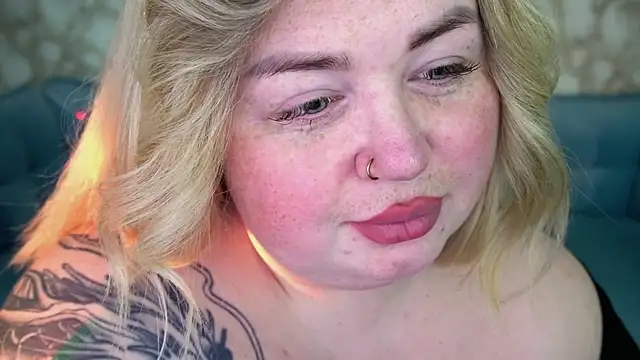 ZaraReignn online show from April 2026 09:01:02 PM