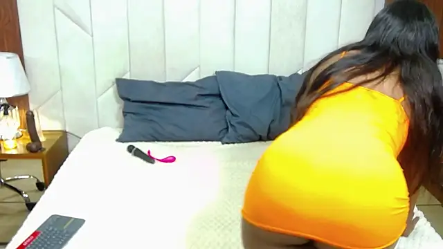 KloheCurvy online show from February 2025 12:36:01 PM