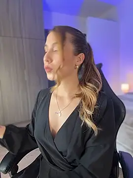 SophieRaily  online show from January 2026 08:43:02 PM